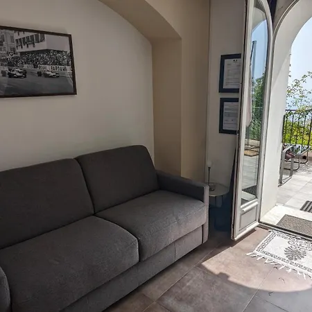 Apartment Le Mas D'Angeline - Vue Mer Jardin Commun Parking Voiture Obligatoire 10Min Voiture Monaco Route Etroite Pente Raide Croisement Limite Voir Photos - Sea View Shared Garden Parking Car Mandatory 10Min Car Monaco Narrow Steep Road Limited Passing See P Beausoleil